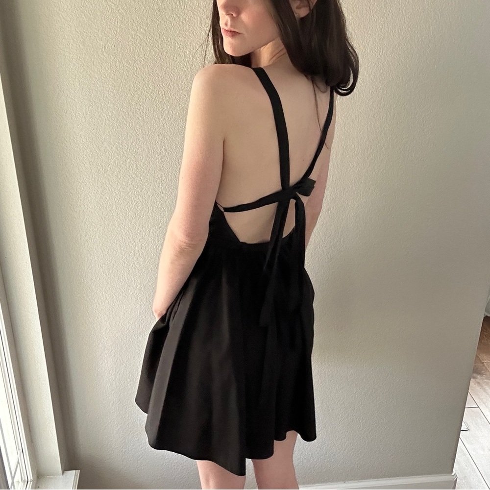 NWT Halston Criss Cross Tie Back Mini Black Dress - Picture 3 of 4